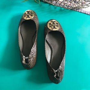 Tory Burch snake skin print ballet flats - 9.5